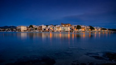 Porto Colom, mallorca, sakin Akdeniz 'i yansıtan kasaba