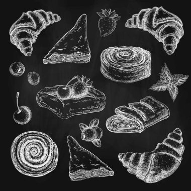 Puf böreği eskiz koleksiyonu siyah karatahtaya. Tahtaya eski usul tebeşirle çizilmiş çilekli hamur işi. puf kekler, çörekler, börek kruvasanları, turtalar, turtalar. menü tasarımı için klip hazırlama