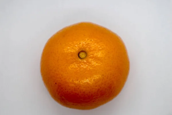 在白色背景上隔离的橙果 — 图库照片