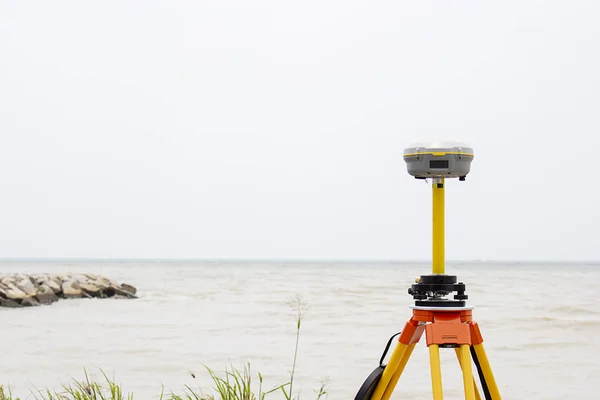 Gps Surveying Field Sea Background Global Positioning System — Stock Photo, Image