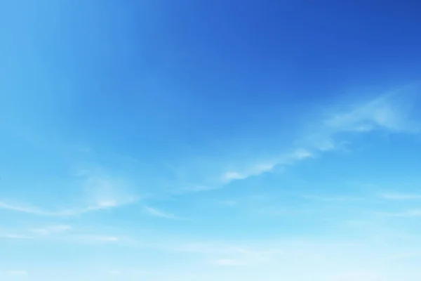 Fundo Céu Azul Fofo Nuvens Brancas Foco Suave Espaço Cópia — Fotografia de Stock