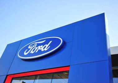 Moskova, Rusya - 10 Mayıs 2018: Ford logosu şirket 10 Mayıs 2018. 