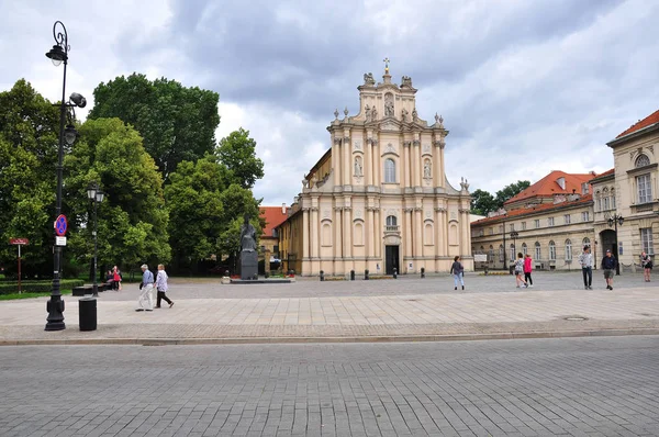 Varsovia Polonia Junio Hermosa Iglesia Barroca Calle Varsovia Polonia Junio — Foto de Stock