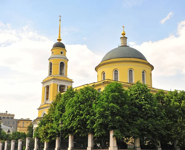 Ρωσική Ορθόδοξη Εκκλησία Στο Κέντρο Της Πόλης Της Μόσχας — Φωτογραφία Αρχείου
