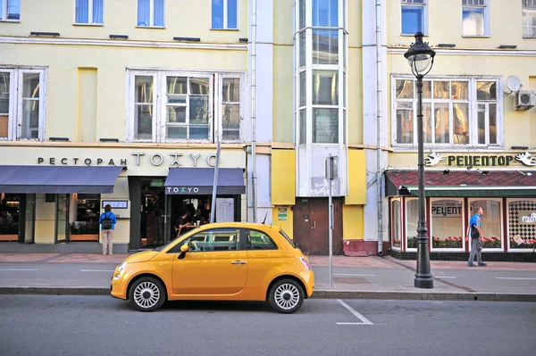 Moskau Russland Juni Neuer Fiat 500 Geparkt Auf Der Straße — Stockfoto