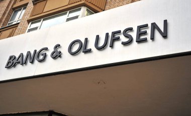 Moskova, Rusya - Mayıs 02: Logo, Bang ve Olufsen deposu, 2 Mayıs 2018 Moskova. Bang ve Olufsen high-end Danimarka tüketici elektronik şirketidir.