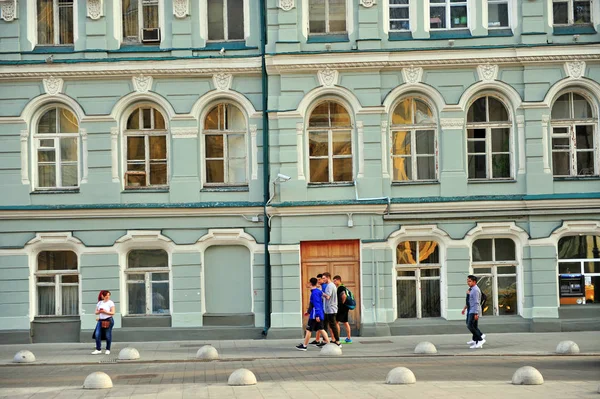 Moscou Russie Juin Des Personnes Indéfinies Dans Rue Moscou Russie — Photo