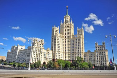 Moskova, Rusya - Temmuz 02: Stalin İmparatorluğu mimari tarzı, Moskova, Rusya tarihinde 2 Temmuz 2018 binada görünümünü.