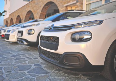 Parikia, Yunanistan - 19 Nisan: Yeni model Citroen otomobil, Yunanistan üzerinde 19 Nisan 2018.