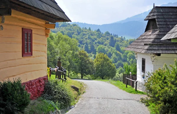 Traditionelle Holzhäuser Des Dorfes Vlkolinec Slowakei — Stockfoto