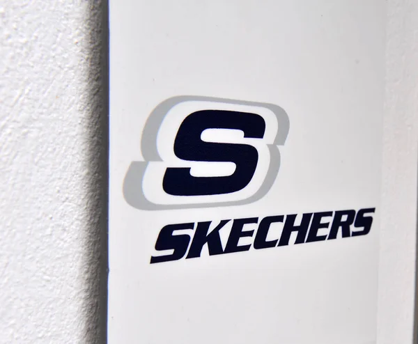 Paros Grecia Abril Logotipo Tienda Minorista Skechers Paros Abril 2018 — Foto de Stock