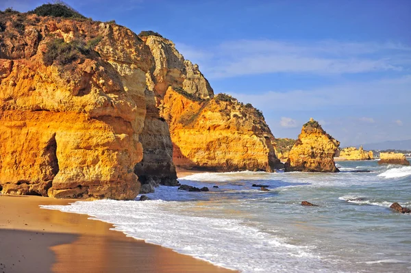 Falaises sur la plage de Camilo, Lagos, Algarve — Photo