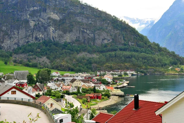 Vista superior de Aurland pequeña ciudad —  Fotos de Stock