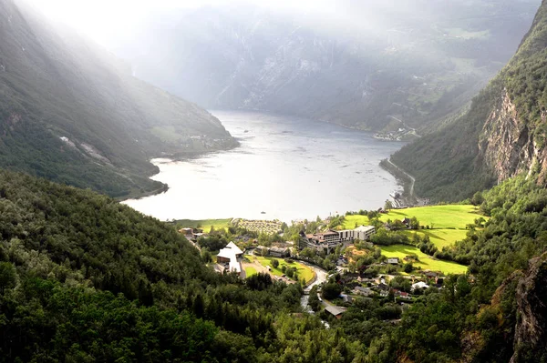 Letecký pohled na Geirangerfjord v létě — Stock fotografie