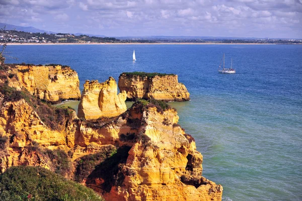 Algarve kayalık plaj Manzara görünümü — Stok fotoğraf