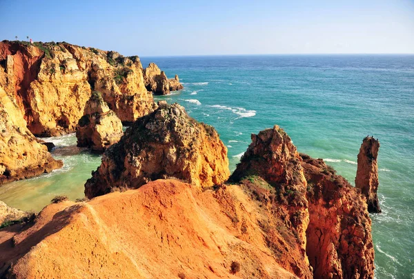 Belles falaises avec océan sur fond, Portugal — Photo