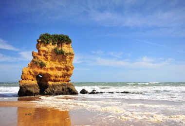 Lagos sahilindeki güzel uçurum, Algarve
