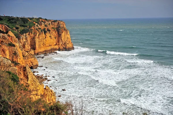 Vue panoramique sur les falaises du ponte de Piedade — Photo