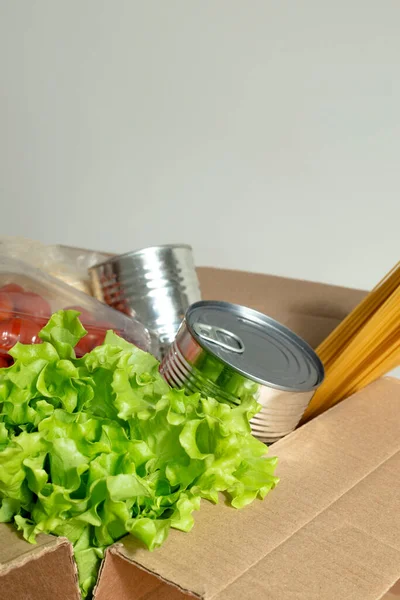 Caja Llena Comida Sobre Fondo Aislado Caja Hay Verduras Frutas — Foto de Stock