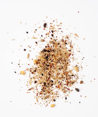 Beyaz arka plan üzerinde çiçekler tohum karışımı izole