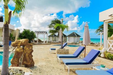 Varadero, Küba, görünümü ile masaj ahşap kabin içinde geçmiş plaj ve okyanus, güneşli yakınında royal servisi açık spa alanının parçası davet Paradisus Varadero resort, Eylül 2, 2018, şaşırtıcı, 