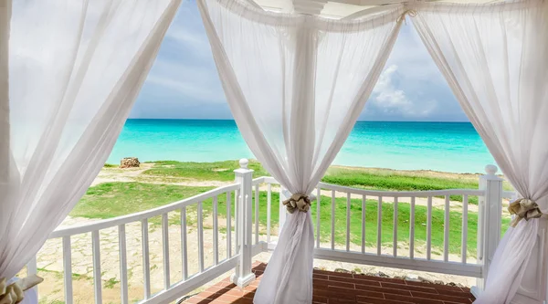 Beautiful Inviting Pretty View Fluffy Open Curtains Beach Gazebo Preparation — Stock Photo, Image