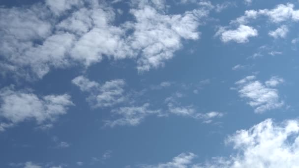 Sólo Cielo Hermoso Panorama Cielo Azul Con Nubes Blancas Vista — Vídeos de Stock