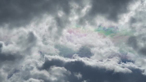 Bara Himlen Regnbågsmoln Ett Optiskt Fenomen Vacker Panorama Över Blå — Stockvideo
