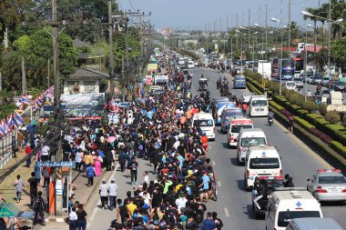 2017 26 Aralık. Chiang Rai Maesai Tayland. Tay şarkıcı süperstar, Toon bodyslam ve bir sürü insan Hayır olay üzerinde çalışan.
