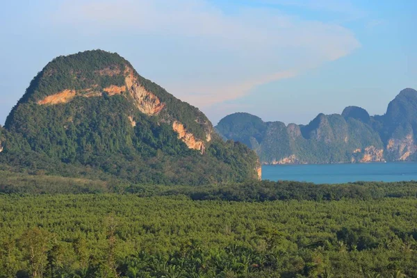 自然景色 詹姆斯债券007岛在攀牙加泰国 — 图库照片