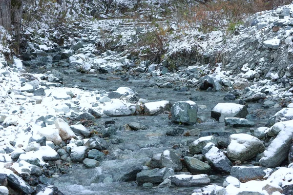 Природная Река Среди Снежного Камня Зимний Сезон Kamikochi Nagano Japan — стоковое фото