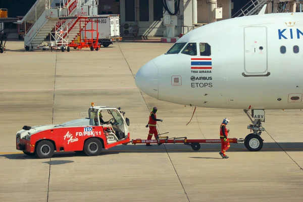 2018 Diciembre Bangkok Tailandia Trabajador Terrestre Del Aeropuerto Que Mueve —  Fotos de Stock