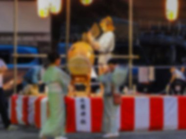 yaz aylarında bulanık Japon geleneksel Obon dans festivali arka plan, Japonya