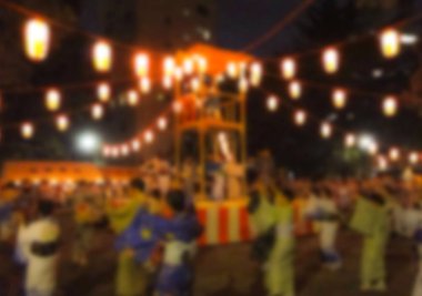yaz aylarında bulanık Japon geleneksel Obon dans festivali arka plan, Japonya