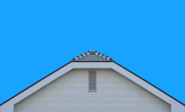 Modern Gable Roof Design House Wall Clear Blue Sky Background — Stock Photo, Image