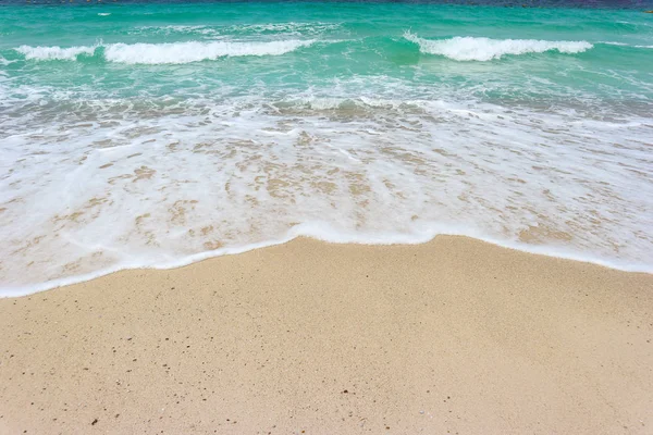 Natural Splashing Wave Sea Sand Beach Sunny Day Island — Stock Photo, Image