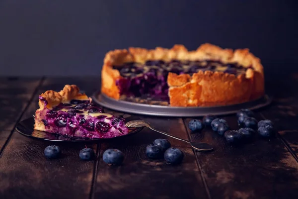 Tarta Rústica Pan Corto Con Arándanos Crema Agria Relleno Sobre — Foto de Stock