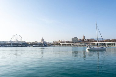 Dock bağlantı noktası Malaga güneşli bir günde. Andalucia, İspanya