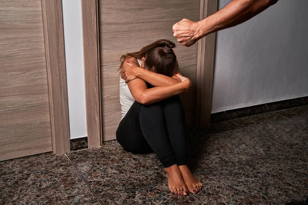 Young Woman Floor While Being Abused Her Partner Concept Mistreatment — Stock Photo, Image