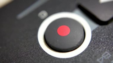 parmak kayıt düğmesine basarak yakın yukarı