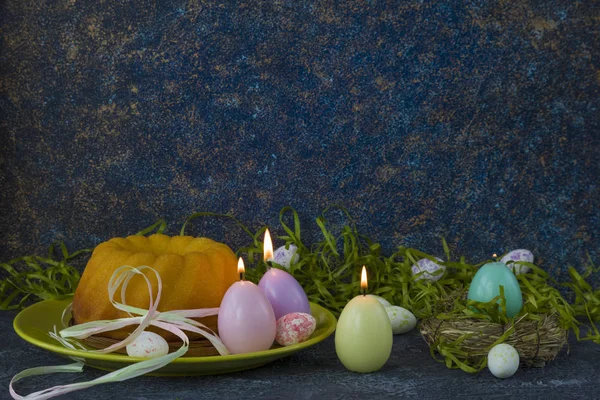 Easter Bread Green Plate Painted Easter Eggs Dark Stone Table — Stock Photo, Image