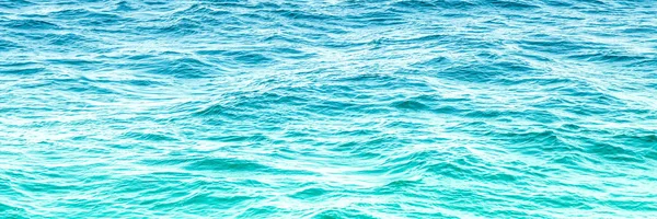 Pretty Bright Blue Water — Stock Photo, Image