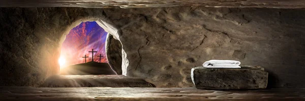 Порожня Могила Світанку Сонячними Променями Крізь Відкриті Двері Три Хрести — стокове фото