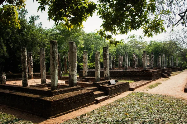 El Vatadage Polonnaruwa - antigua estructura budista. Unesco antigua ciudad de Polonnaruwa, Sri Lanka — Foto de Stock