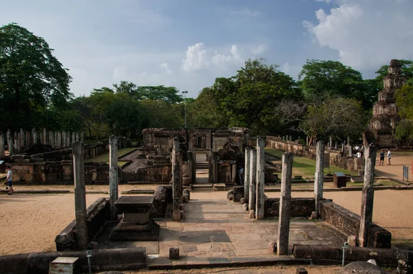 El Vatadage Polonnaruwa - antigua estructura budista. Unesco antigua ciudad de Polonnaruwa, Sri Lanka — Foto de Stock