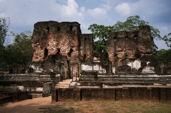 Die polonnaruwa vatadage - uralte buddhistische Struktur. unesco antike stadt polonnaruwa, sri lanka — Stockfoto