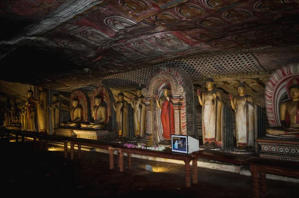 Golden temple of Dambulla. Buddhist museum. Sri Lanka. Asia — Stock Photo, Image