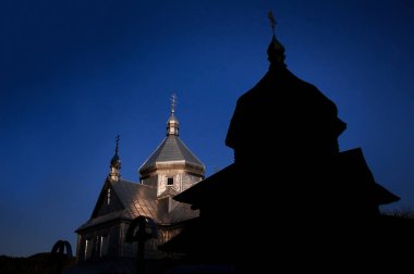 Sheshory'daki Karpat dağlarında kilise, Ivano-Frankivsk Obla