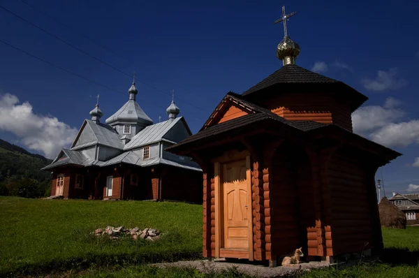 Iglesia de la Natividad de la Santísima Virgen en Kryvorivnya, Iva —  Fotos de Stock