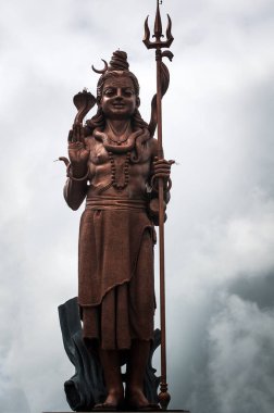 Mangal Mahadev-Hindu Tanrı Shiva uzun boylu heykeli